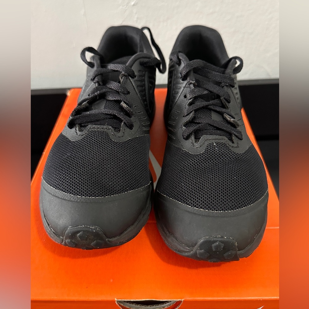 Nike Star Runner 2 (GS) Sz 3.5Y Black/Anthracite-Black-Volt. (Fits women sz 5.5)